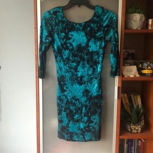 Shiny black / turquoise short tight dress
